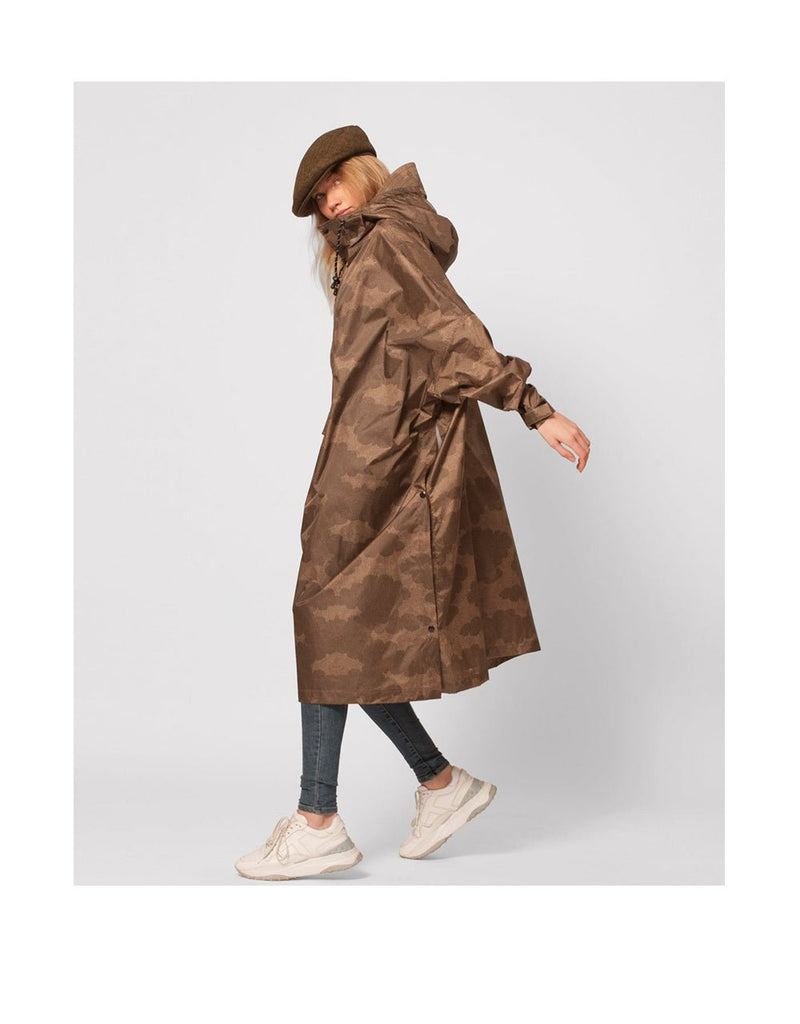 Rainkiss THE CLOUDS - RAIN PONCHO (2)