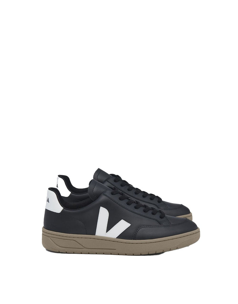 Veja V-12 LEATHER BLACK WHITE DUNE