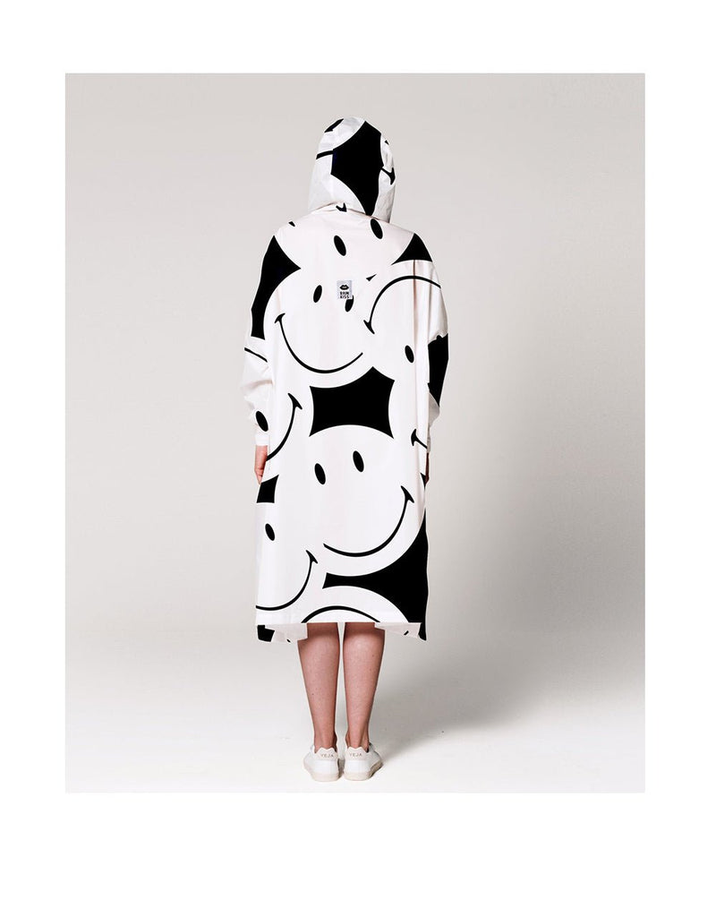 Rainkiss PANDA SMILEY - RAIN PONCHO (2)